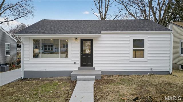 3218 Krem Avenue, St Louis, MO 63074