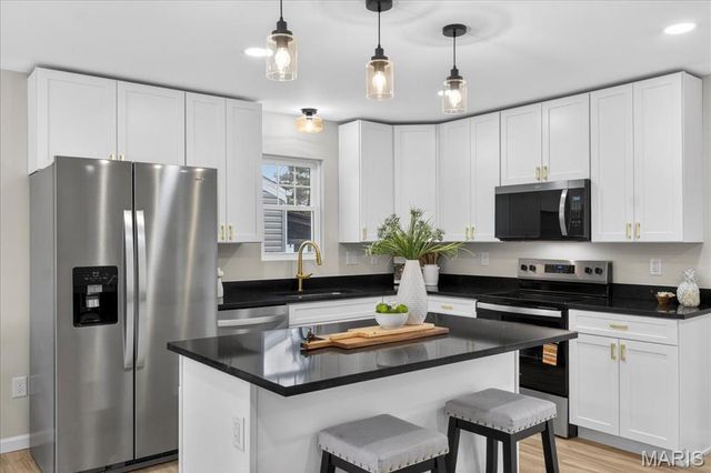 3218 Krem Avenue, St Louis, MO 63074