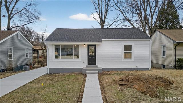 3218 Krem Avenue, St Louis, MO 63074