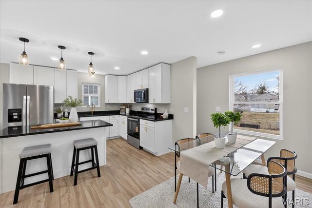 3218 Krem Avenue, St Louis, MO 63074