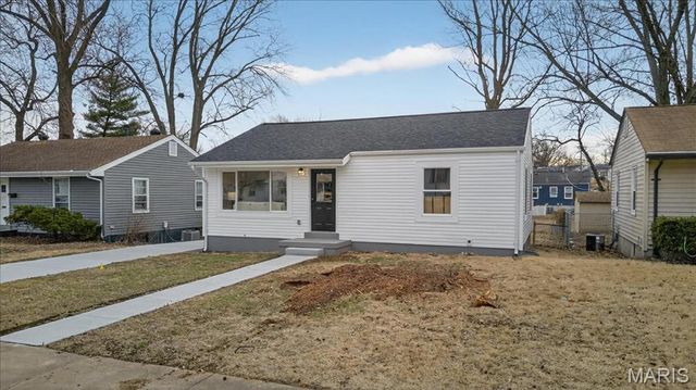 3218 Krem Avenue, St Louis, MO 63074