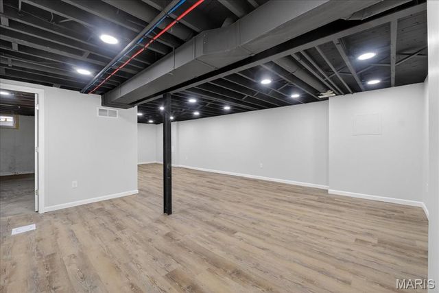 3218 Krem Avenue, St Louis, MO 63074