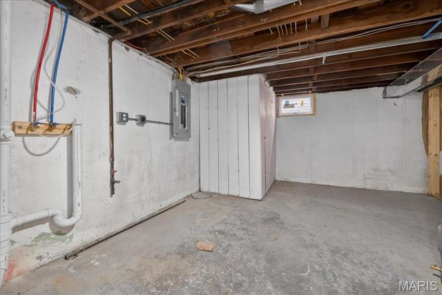 3218 Krem Avenue, St Louis, MO 63074