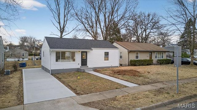 3218 Krem Avenue, St Louis, MO 63074