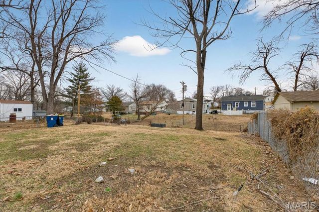 3218 Krem Avenue, St Louis, MO 63074