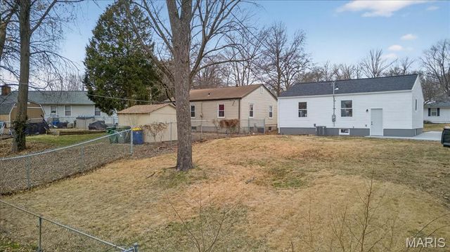 3218 Krem Avenue, St Louis, MO 63074