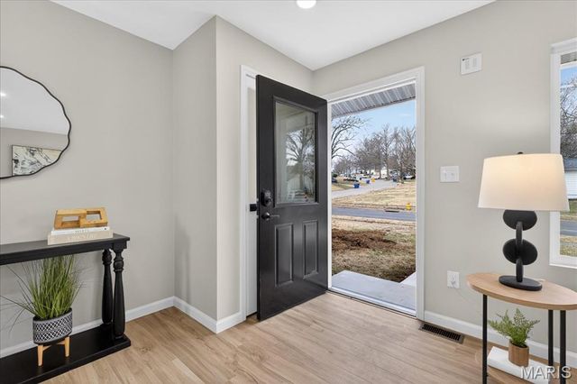 3218 Krem Avenue, St Louis, MO 63074