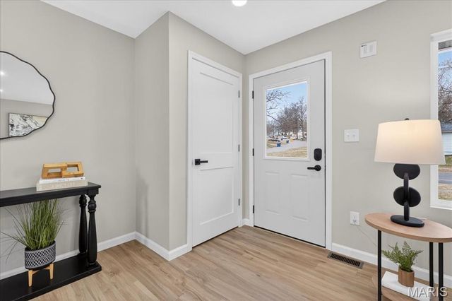 3218 Krem Avenue, St Louis, MO 63074