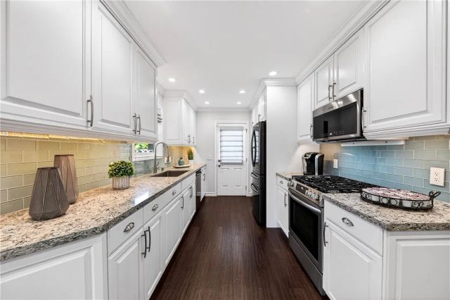 16381 Rhone, Huntington Beach, CA 92647