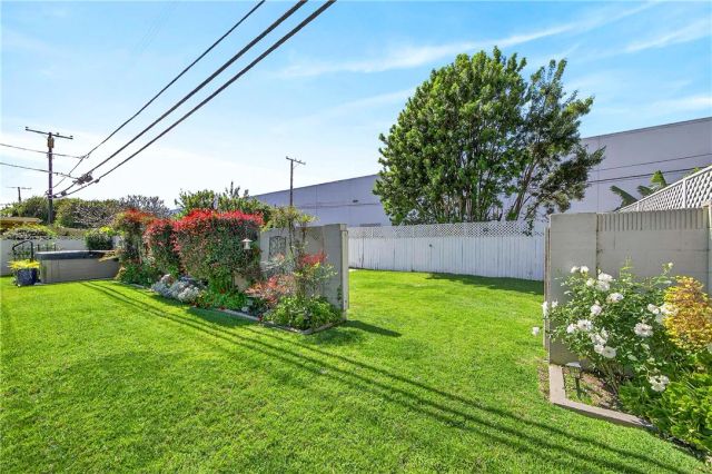 16381 Rhone, Huntington Beach, CA 92647