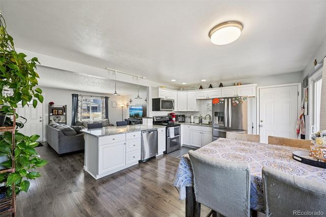 7155 S Dover Court, Littleton, CO 80128