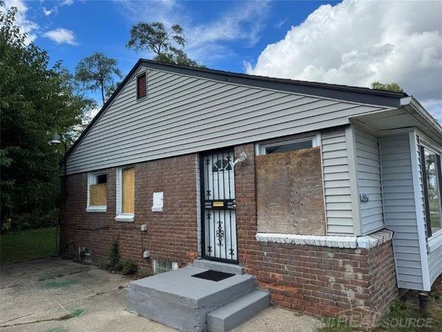 19961 Greenfield Road, Detroit, MI 48235