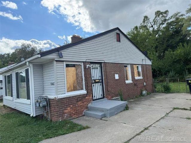 19961 Greenfield Road, Detroit, MI 48235