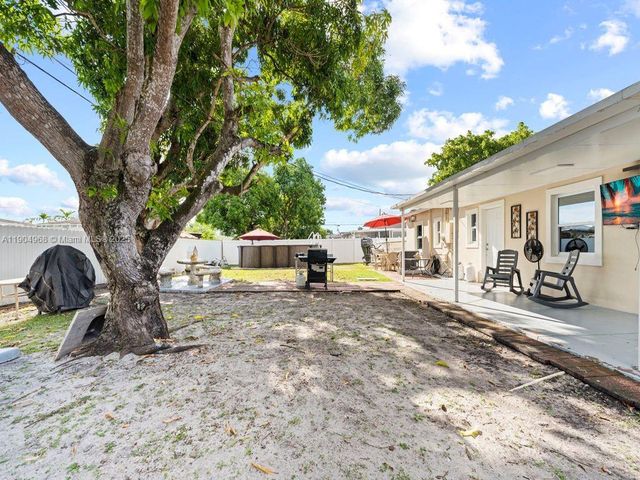 14761 Pierce St, Miami, FL 33176