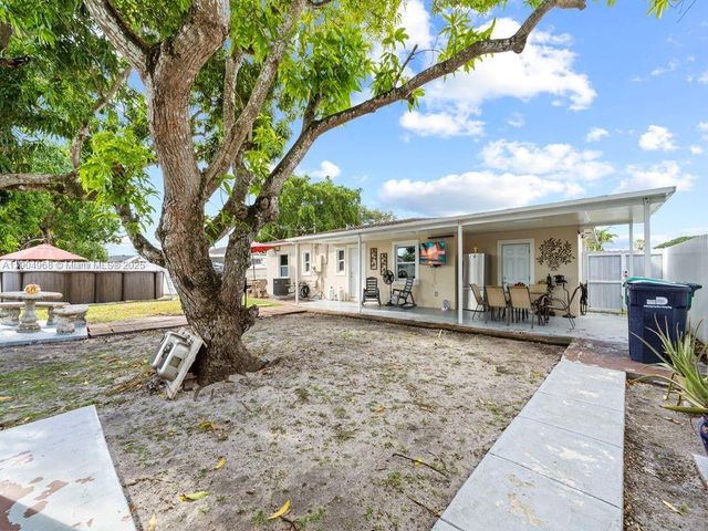 14761 Pierce St, Miami, FL 33176