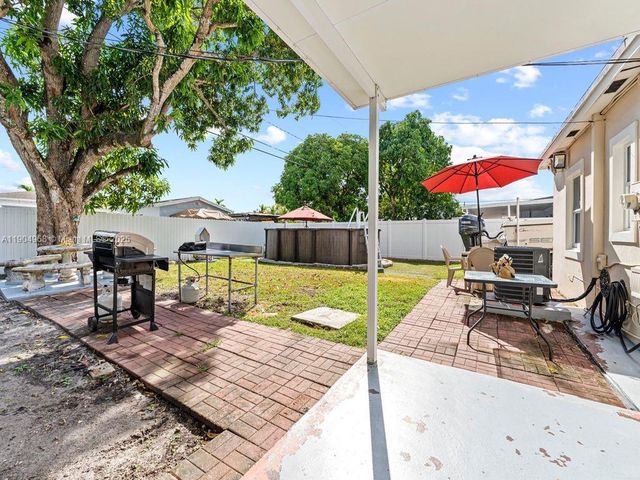 14761 Pierce St, Miami, FL 33176