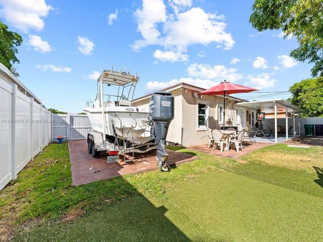 14761 Pierce St, Miami, FL 33176