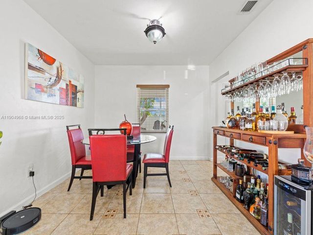 14761 Pierce St, Miami, FL 33176