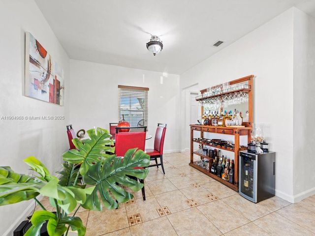 14761 Pierce St, Miami, FL 33176