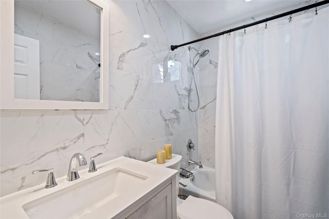 24 Richmond Boulevard 4B, Ronkonkoma, NY 11779