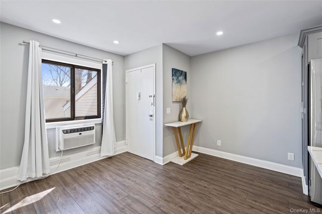 24 Richmond Boulevard 4B, Ronkonkoma, NY 11779