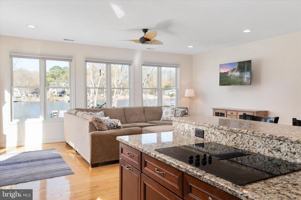 Image 19 of property listing at 5936 SNEED DR, Deale, MD 20751