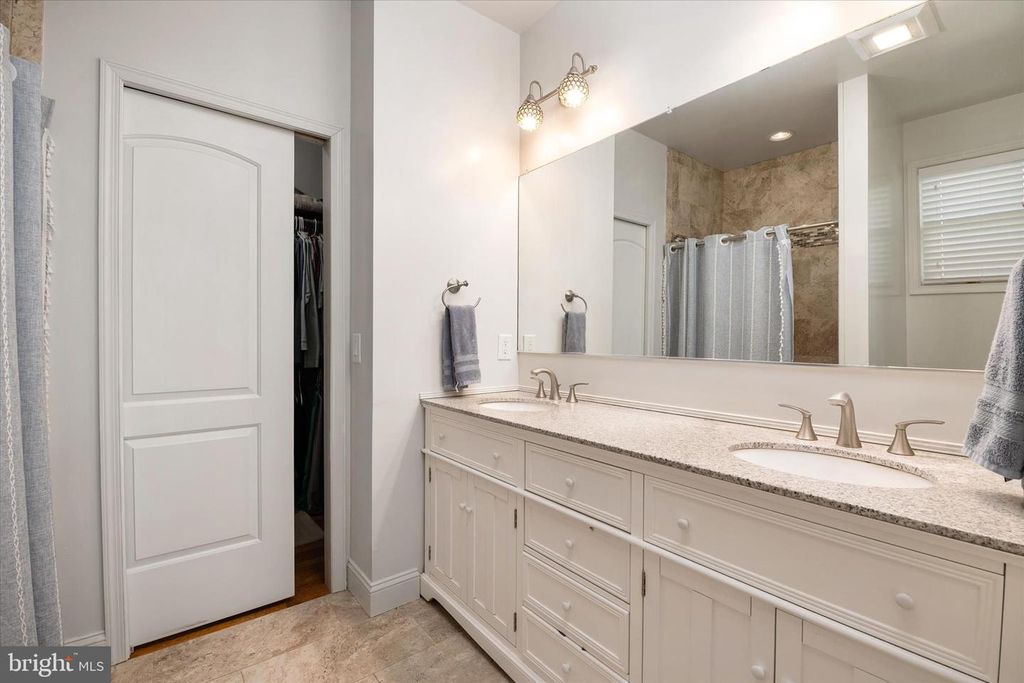 Image 23 of property listing at 5936 SNEED DR, Deale, MD 20751