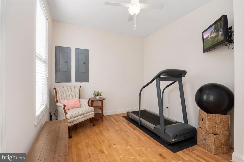 Image 24 of property listing at 5936 SNEED DR, Deale, MD 20751