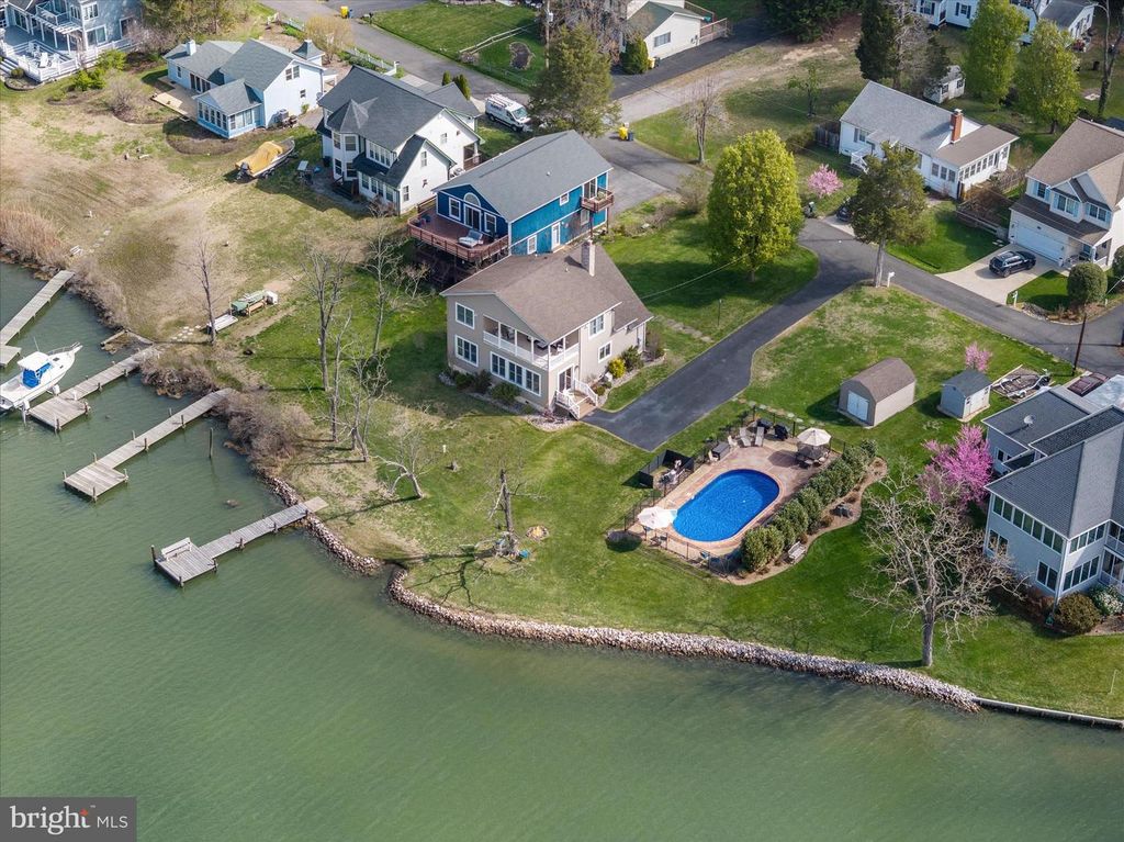 Image 3 of property listing at 5936 SNEED DR, Deale, MD 20751