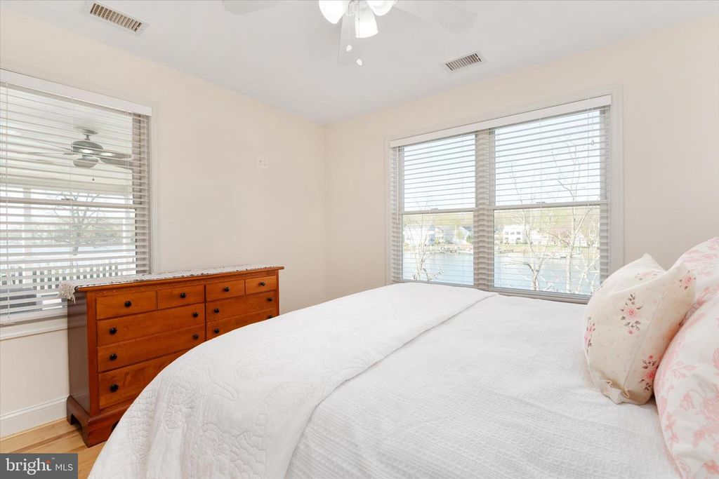 Image 34 of property listing at 5936 SNEED DR, Deale, MD 20751