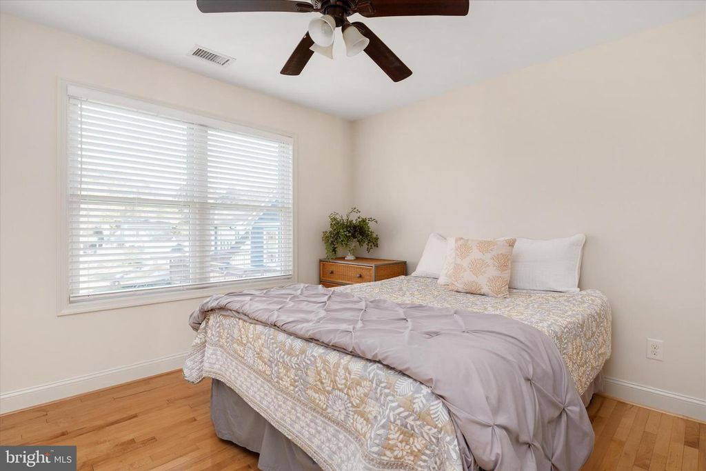 Image 36 of property listing at 5936 SNEED DR, Deale, MD 20751