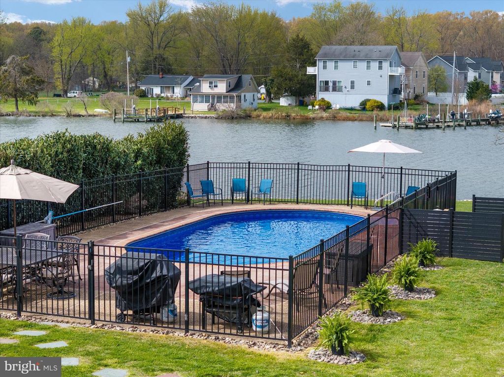 Image 5 of property listing at 5936 SNEED DR, Deale, MD 20751