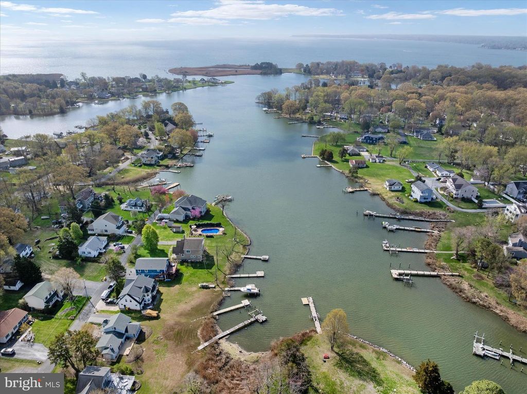 Image 52 of property listing at 5936 SNEED DR, Deale, MD 20751