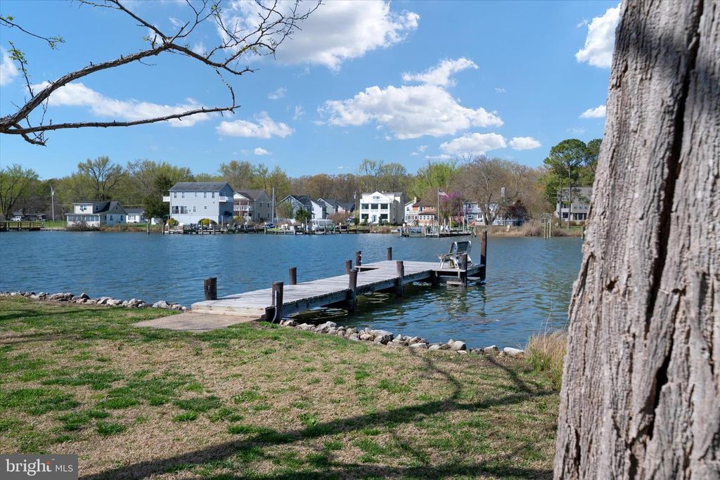 Image 6 of property listing at 5936 SNEED DR, Deale, MD 20751