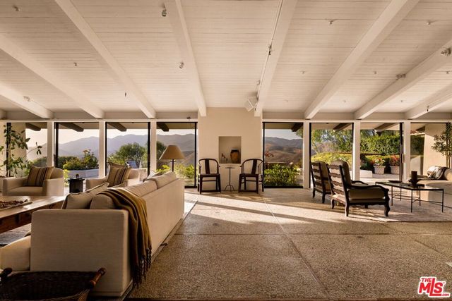 28611 Bamfield Drive, Agoura Hills, CA 91301