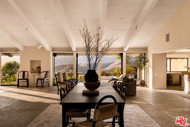 28611 Bamfield Drive, Agoura Hills, CA 91301