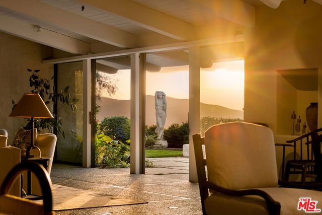 28611 Bamfield Drive, Agoura Hills, CA 91301