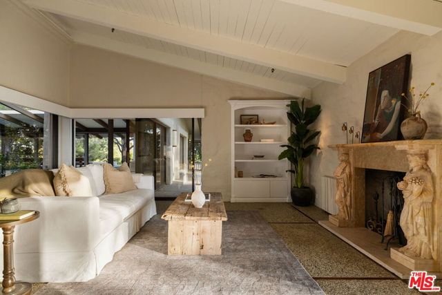 28611 Bamfield Drive, Agoura Hills, CA 91301