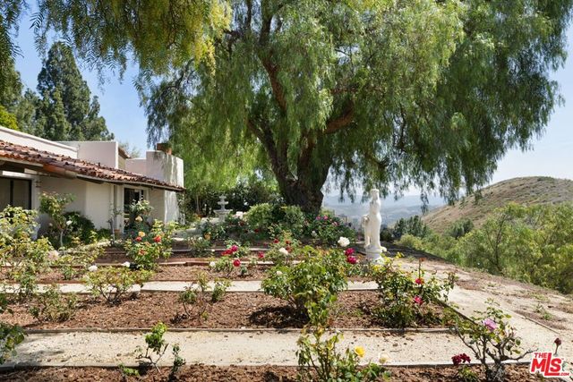 28611 Bamfield Drive, Agoura Hills, CA 91301