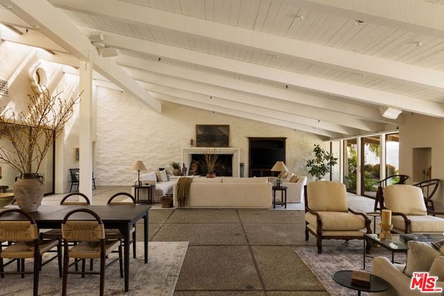 28611 Bamfield Drive, Agoura Hills, CA 91301