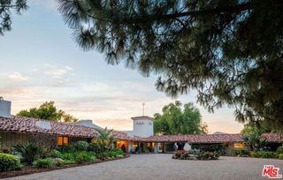 28611 Bamfield Drive, Agoura Hills, CA 91301