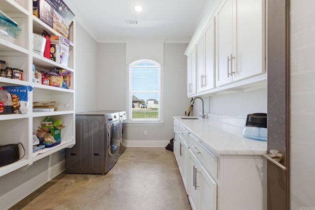 12802 Smarty Jones Dr, Scott, AR 72142