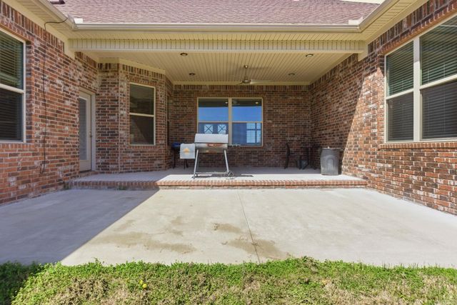 12802 Smarty Jones Dr, Scott, AR 72142