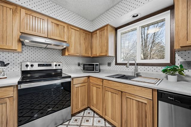 2248 Russell Drive, Iowa City, IA 52240