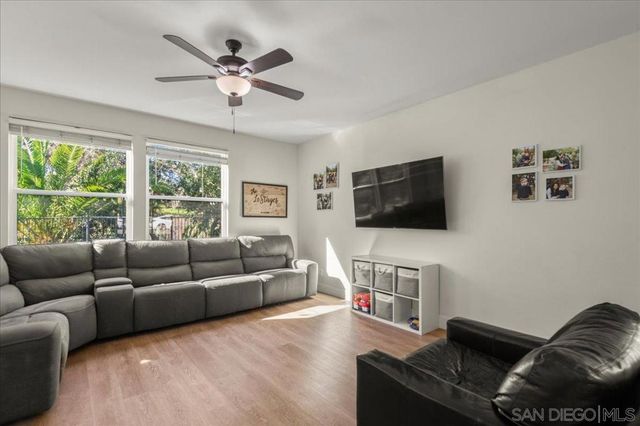 1010 Crystal Springs Pl, Escondido, CA 92026