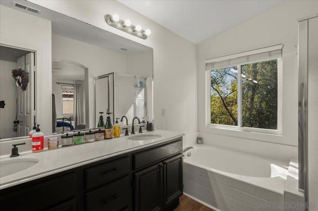 1010 Crystal Springs Pl, Escondido, CA 92026