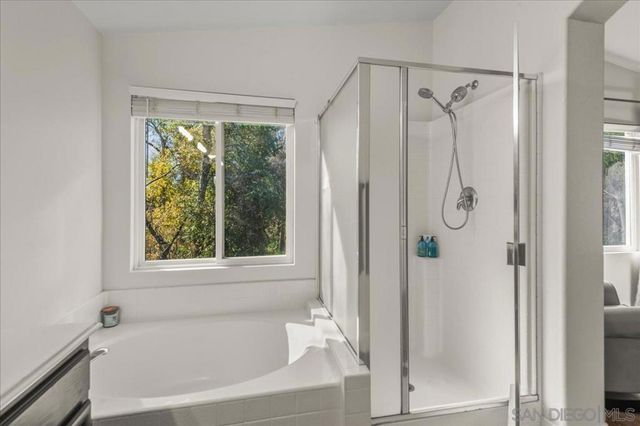 1010 Crystal Springs Pl, Escondido, CA 92026