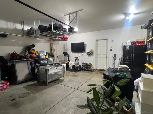 1010 Crystal Springs Pl, Escondido, CA 92026