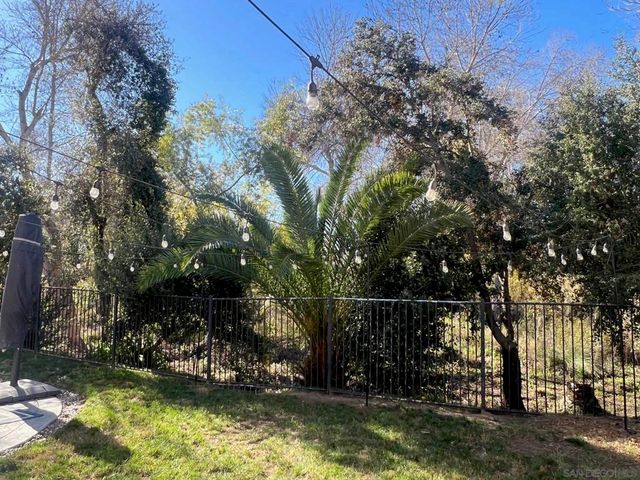 1010 Crystal Springs Pl, Escondido, CA 92026