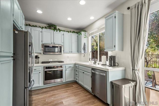 1010 Crystal Springs Pl, Escondido, CA 92026